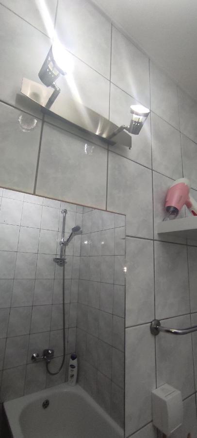 Apartment Safir - Free Parking Σαράγεβο Εξωτερικό φωτογραφία