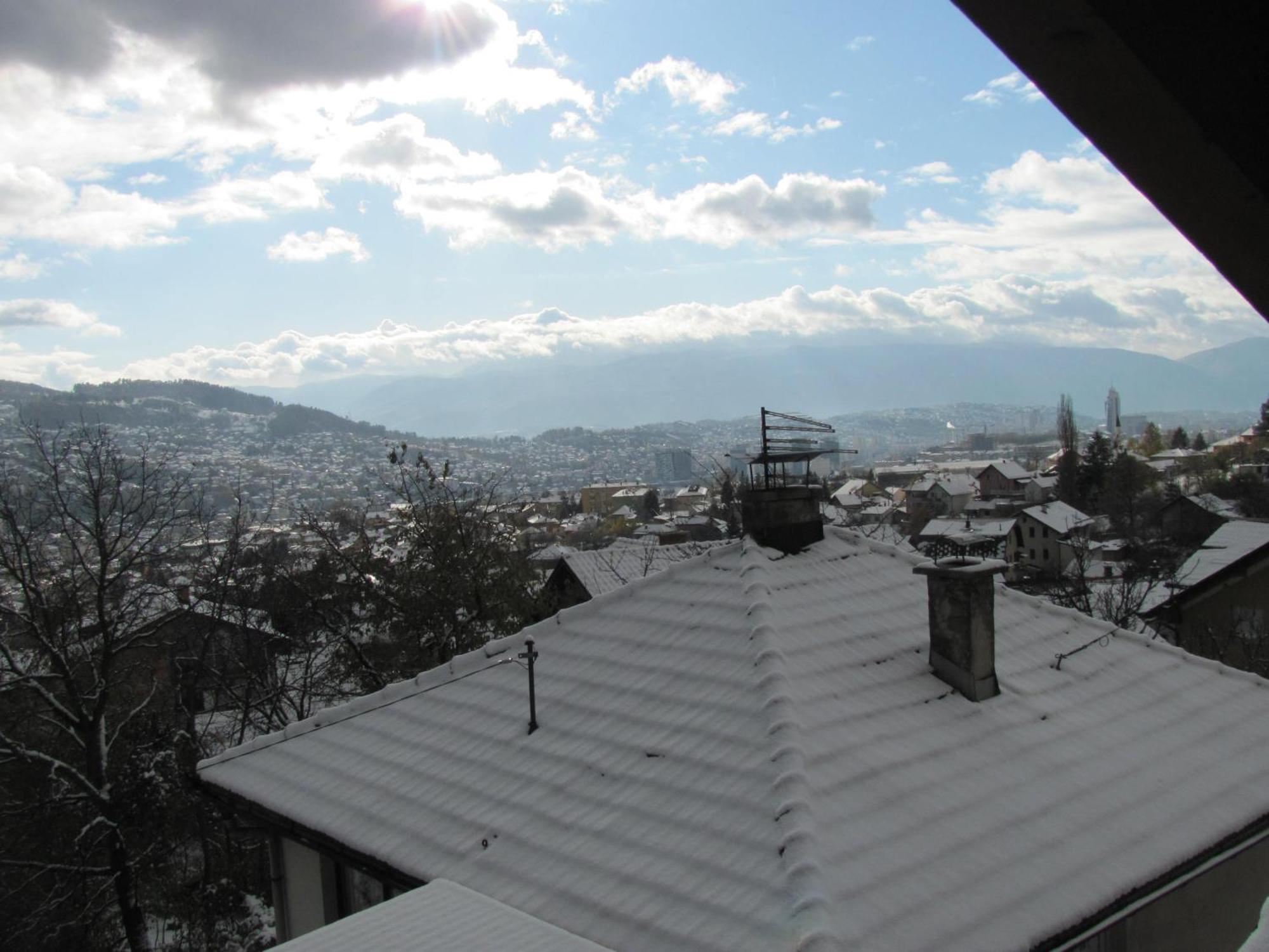 Apartment Safir - Free Parking Σαράγεβο Εξωτερικό φωτογραφία