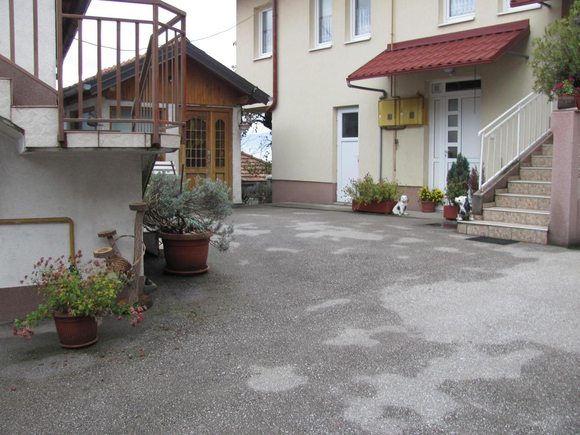 Apartment Safir - Free Parking Σαράγεβο Εξωτερικό φωτογραφία